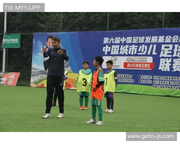 天府一小足球明星崭露头角助力校园足球梦想腾飞